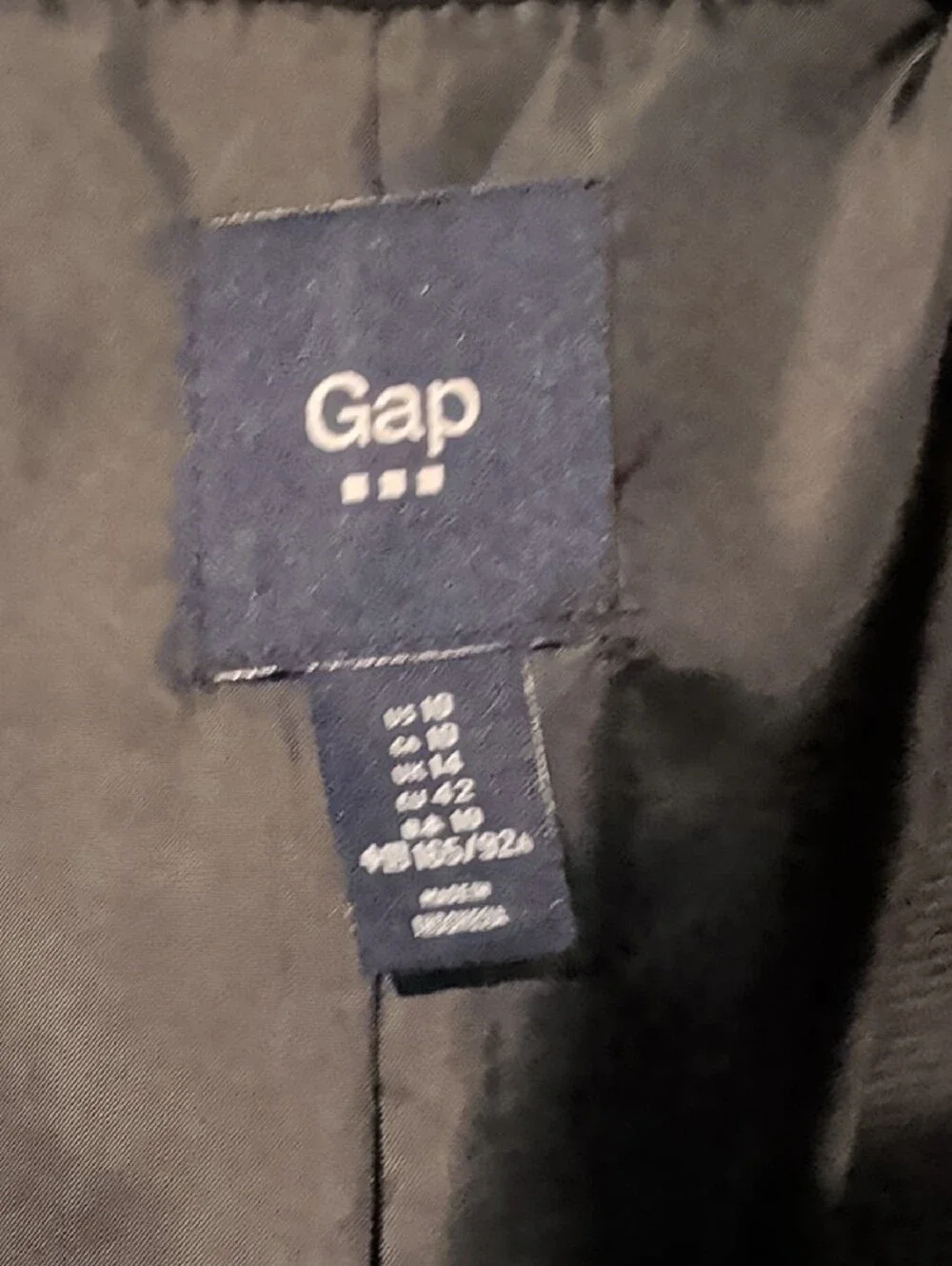 GAP sleek black
